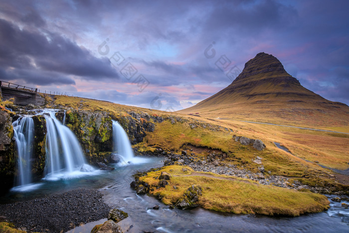 神奇的晚上与丘奇费尔火山的海岸斯奈山半岛半岛风景如画的和华丽的早....场景位置著名的的地方柯克尤菲尔斯瀑布瀑布冰岛欧洲美世界