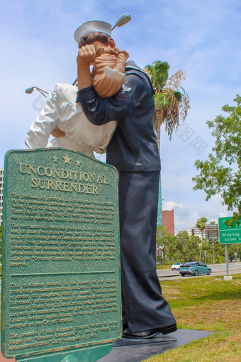 无条件的投降第二次世界大战雕像市中心萨拉索塔佛罗里达6月