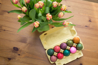 色彩斑斓的复活节鸡蛋盒子表格复活节装饰4月色彩斑斓的复活节鸡蛋盒子表格复活节装饰