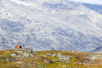 美丽的山景观视图stalheim与红色的<strong>精品</strong>的前景挪威色彩斑斓的自然美丽的山景观视图stalheim与红色的<strong>精品</strong>的前景挪威色彩斑斓的