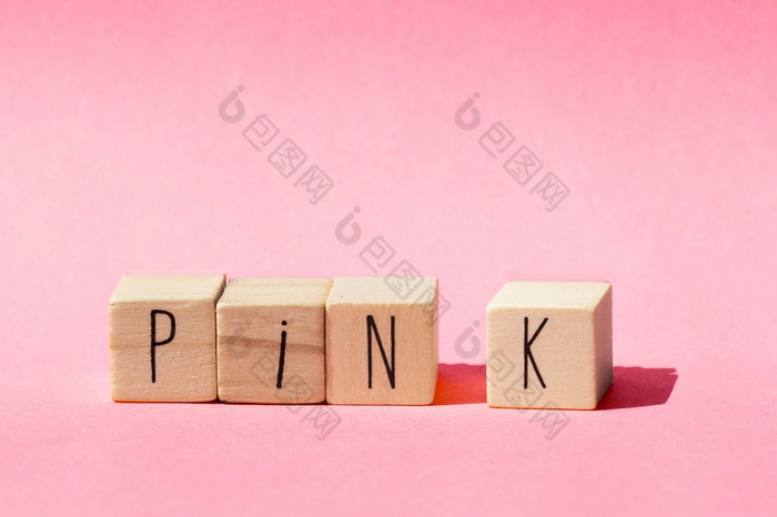 木多维数据集谎言行粉红色的背景与的词粉红色的柔和的彩色的粉红色的自然概念特写镜头木多维数据集谎言行粉红色的背景与的词粉红色的柔和的彩色的粉红色的自然概念