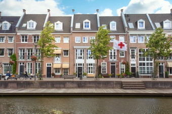 赫尔蒙德品牌投票的荷兰6月房子品牌投票附近和河赫尔蒙德品牌投票的荷兰6月房子品牌投票附近