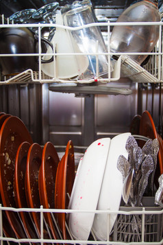 脏菜开放洗碗机脏菜的洗碗机