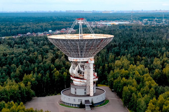 中心为长途空间通信卫星天线为空间通信中心为长途空间通信卫星天线