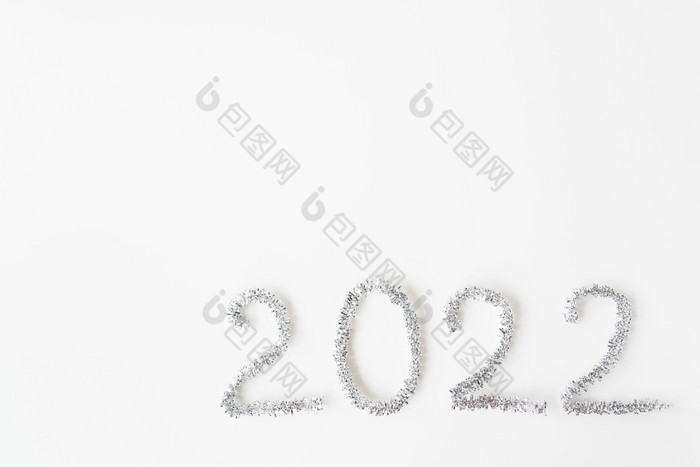 快乐新一年写箔和新一年雨孤立的白色背景快乐新一年问候快乐新一年写箔和新一年雨孤立的白色背景快乐新一年问候