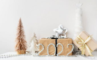 横幅快乐新一年节日装饰圣诞节树礼物明星俗丽的空白复制空间为贴花纸其他对象横幅快乐新一年节日装饰圣诞节树礼物明星俗丽的空白复制空间为贴花纸其他对象