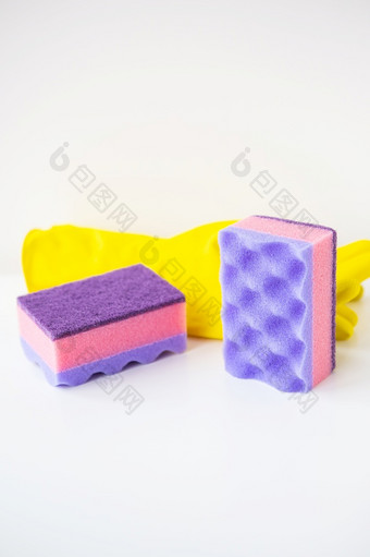 准备为清洁的房子浴巾橡胶手套清洁和清洁概念准备为清洁的房子浴巾橡胶手套清洁和清洁概念