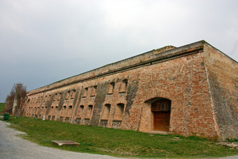 的骑士巨大的brick-walled两层楼的建筑部分的堡垒布罗德堡垒斯拉沃尼亚布罗德克罗地亚堡垒是构造的世纪国防对的<strong>奥斯曼帝国帝国</strong>