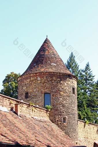 的塔下一个的萨格勒布大教堂部分的防守墙周围萨格勒布大教堂从世纪