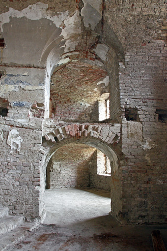 的室内的未完成的部分的老堡垒布罗德堡垒斯拉沃尼亚布罗德克罗地亚的堡垒是构造的世纪国防对的奥斯曼帝国帝国