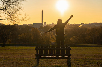 回来一边亚洲女人站和提升手为成功在的<strong>华盛顿</strong>具有里程碑意义的哪一个可以看到曼联州国会大厦<strong>华盛顿</strong>纪念碑和林肯纪念的日出时间