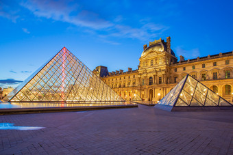 巴黎法国五月罗浮宫博物馆巴黎《暮光之城》法国