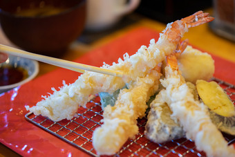 炸虾面糊著名的日本食物受欢迎的主要食物国家食物概念健康的食物新鲜的食物