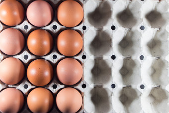 新鲜的鸡蛋从的农场的面板白色纸背景鸡蛋安排面板纸鸡蛋和纸面板白色背景