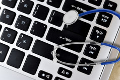 听诊器医疗移动PC键盘医疗保健和医学杀毒保护概念