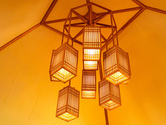 灯木柳条挂天花板的房间装修室内灯笼概念