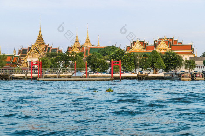 景观视图潮phraya河与什么phra凯和大宫的背景曼谷泰国