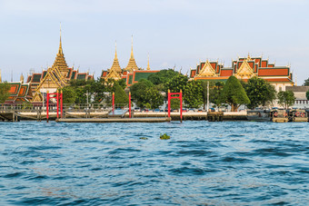 景观视图潮phraya河与什么phra凯和大宫的背景曼谷泰国