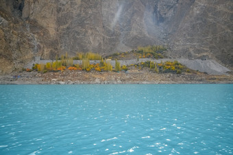 美丽的风景绿松石蓝色的水attabad湖秋天季节戈贾尔hunza谷吉尔吉特巴尔蒂斯坦<strong>巴基斯坦</strong>