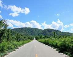 国家路的山自然景观热带农村泰国