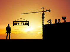 快乐新一年工程男人。站和看的工作的工人和的起重机哪一个安装的信快乐新一年的前的建筑