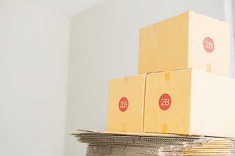 盒子包产品包装设计表达邮政模型携带为出售在线订单从客户购物首页交付服务航运业务包货物运输