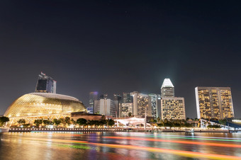 新加坡市中心城市景观业务区市中心天际线和城市摩天大楼黄昏玛丽娜湾晚上时间