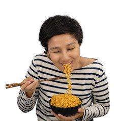 亚洲女人感觉快乐吃即时面条孤立的白色背景
