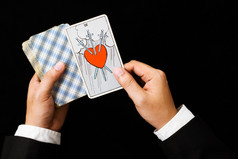 塔罗牌卡片为检查星座三利剑卡片是有爱问题