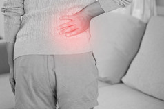 较低的回来疼痛通常引起的肌肉受伤破碎的枕头