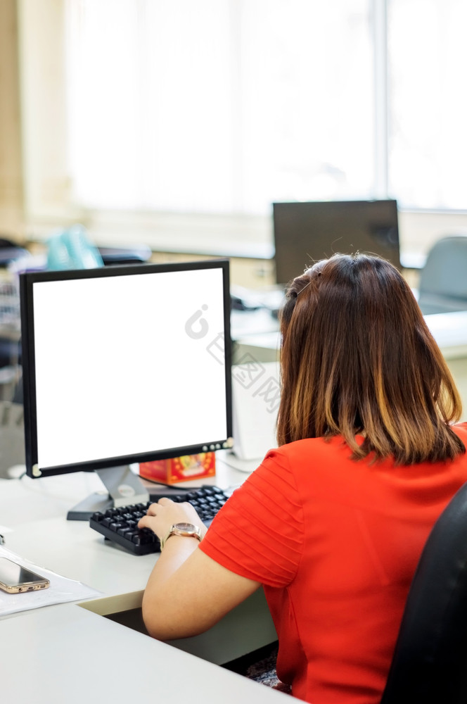 亚洲人女性工作电脑办公室图片