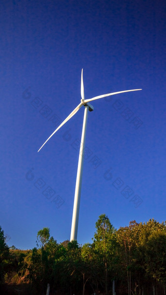 风涡轮风涡轮那需要的<strong>动能</strong>能源从的运动的风和转换成机械能源然后使用机械能源生产电能源