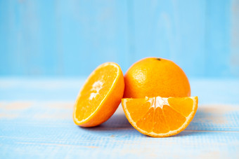 新鲜普通话橙子木表<strong>格背景</strong>丰富的维生素和<strong>高</strong>抗氧化剂有机水果和食物健康的概念