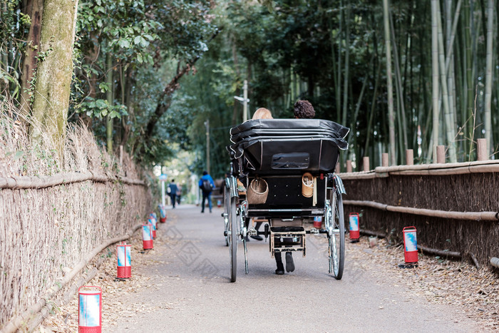 马车岚山竹子格罗夫旅行者观光嵯竹子森林具有里程碑意义的和受欢迎的为游客景点《京都议定书》日本亚洲旅行概念