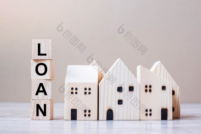 贷款多维数据集块与木房子模型表格背景秋天业务投资危机经济经济衰退开发人员真正的房地产和财产概念