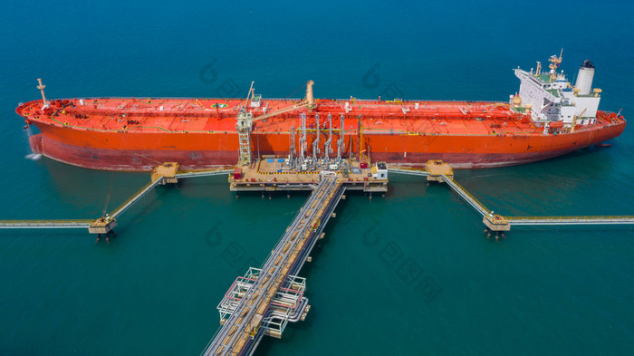 空中视图石油油轮船红色的石油油轮船