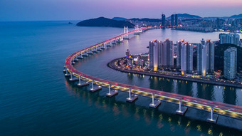 空中视图釜山gwangan大邱桥gwangan桥天际线和摩天大楼建筑体系结构照亮的晚上釜山南韩国