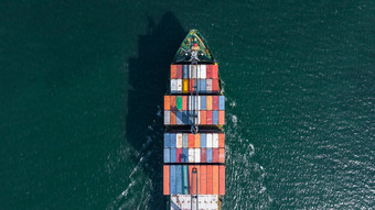 空中视图容器船携带容器盒子全球业务货物<strong>运费</strong>航运商业贸易物流和运输海外在世界范围内容器船容器货物<strong>运费</strong>船