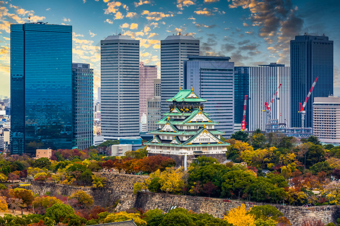大阪城堡美丽的吸引力古老的体系结构具有里程碑意义的大阪城堡秋天大阪城市关西日本