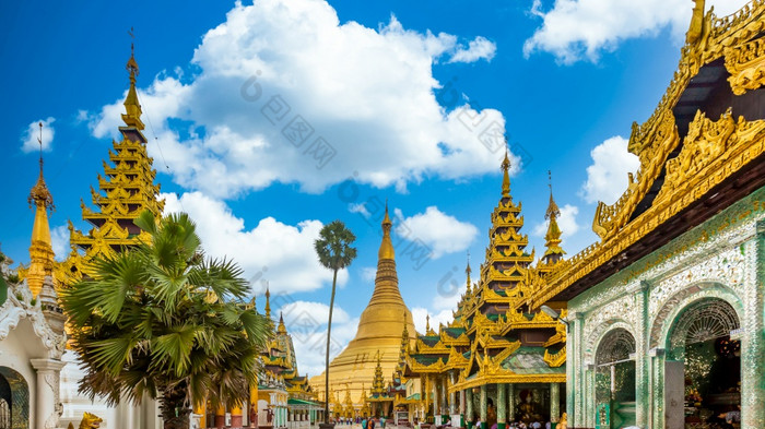 大金针加铁路宝塔吸引力亚贡城市与蓝色的天空背景大金针加铁路宝塔古老的体系结构美丽的宝塔东南亚洲仰光缅甸亚洲亚洲