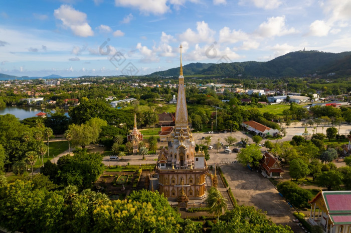 高角视图Chalong寺庙美丽的天空普吉岛旅游吸引力泰国