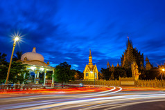 的颜色晚上交通灯的路寺庙泰国语言什么陈西佛教寺庙主要旅游吸引力phitsanulok泰国