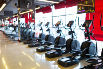 跑步机体育运动健身房室内和健身健康俱乐部与体育锻炼设备和锻炼有氧运动锻炼