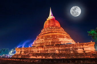 美丽的场景光颜色素<strong>点燃</strong>街灯阿来克拉通节日聚会，派对的素历史寺庙公园涵盖了的废墟素什么现在北部泰国与完整的月亮
