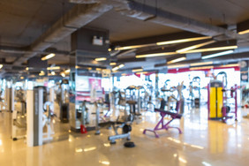 现代健身房室内和健身健康俱乐部与体育锻炼