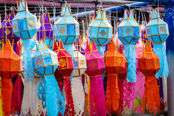 的光的美丽的Lanna灯灯笼是北部泰国风格灯笼法水灯彭节日什么phra那哈里蓬柴佛教寺庙lamphun泰国