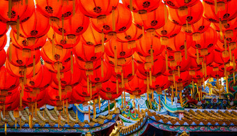 红色的灯笼装饰为中国人新一年节日中国人神社古老的中国人艺术与的中国人字母祝福写《财富》杂志祝福赞美公共的地方泰国