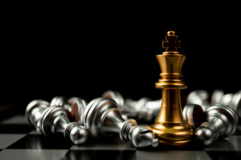金王国际象棋最后的站的国际象棋董事会概念成功的业务领导
