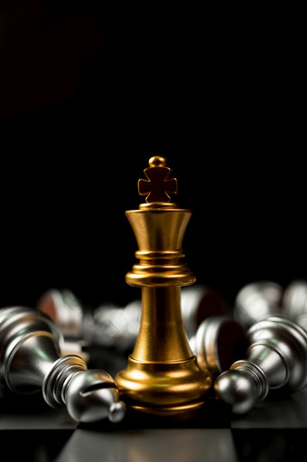 金王国际象棋最后的站的国际象棋董事会概念成功的业务领导