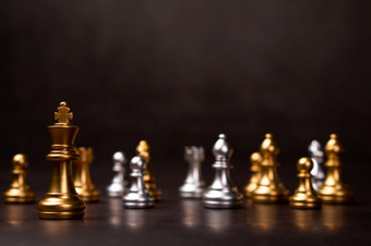 金国际象棋王站周围其他国际象棋概念领袖<strong>必须有</strong>勇气和挑战的竞争领导和业务愿景为赢得业务游戏